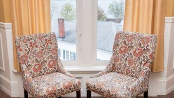 Deluxe Room | Iron/ironing board, free cots/infant beds, free rollaway beds, free WiFi