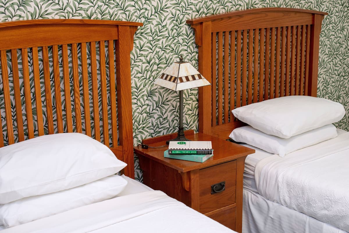 standard room | iron/ironing board, free cots/infant beds, free rollaway beds, free wifi