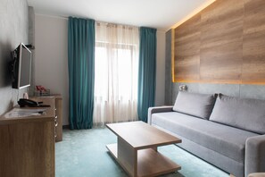 Apartment | Living room | LCD TV - Garni Hotel Nota (Belgrade)