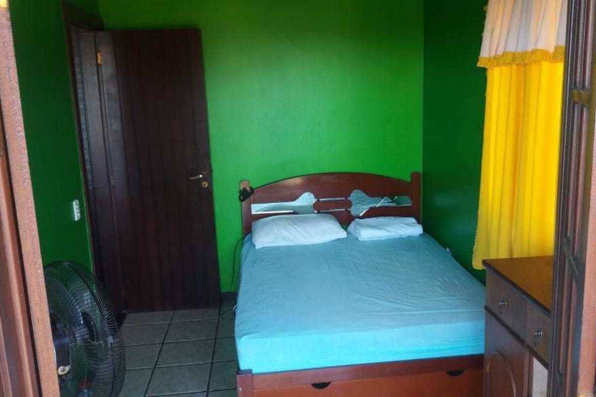 Casa família, vista para o pátio | Camas extras/dobráveis (sobretaxa), Wi-Fi de cortesia, roupa de cama