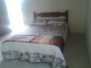 Basic House, Partial Ocean View | Rollaway beds, free WiFi, bed sheets - Vila Monteiro Casa e Kitnets (Búzios)
