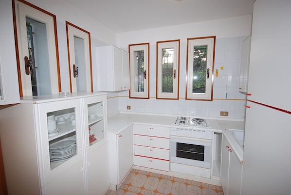 Huoneisto, 2 makuuhuonetta | Yksityinen keittiö | Täysikokoinen jääkaappi, uuni, liesi, espressokone