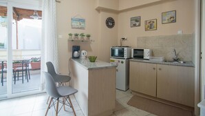 Apartment | Private kitchenette - Hidden gem studio balcony Acropolis view (Athens)