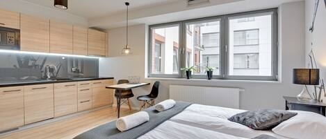 Fer et planche à repasser, Wi-Fi gratuit, draps fournis