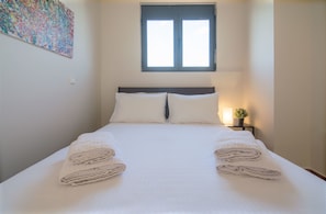Apartment, 3 Bedrooms | 3 bedrooms, free WiFi, bed sheets