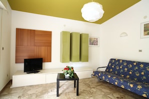 Apartment (D-7) | Living area