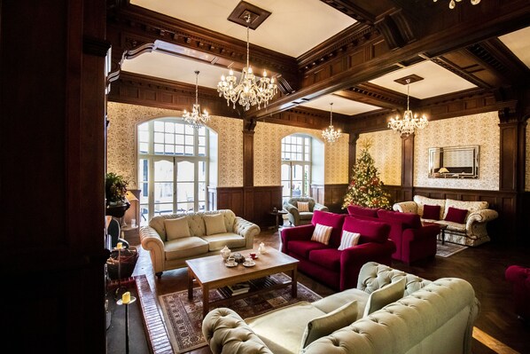 Televisión de pantalla plana de 32 pulgadas con canales digitales