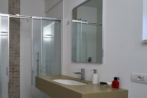 Apartment, 2 Schlafzimmer | Badezimmer | Dusche, Haartrockner, Handtücher