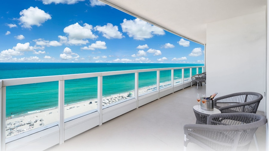 Fontainebleau Miami Beach Private Luxury Suites