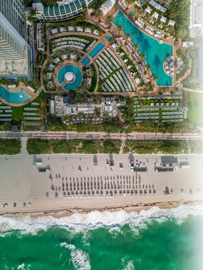 Aerial view - Fontainebleau Miami Beach Private Luxury Suites (Miami Beach)