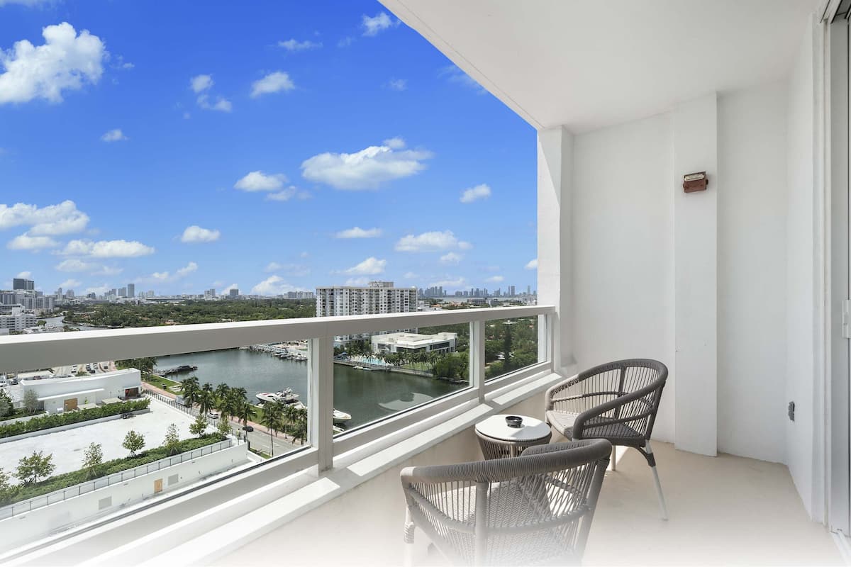 Suite junior, 1 cama de matrimonio grande con sofá cama, balcón, vistas al río | Vistas del balcón