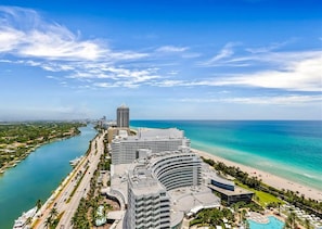 Junior Suite, 1 King Bed with Sofa bed, Balcony, Ocean View | Beach/ocean view - Fontainebleau Miami Beach Private Luxury Suites (Miami Beach)
