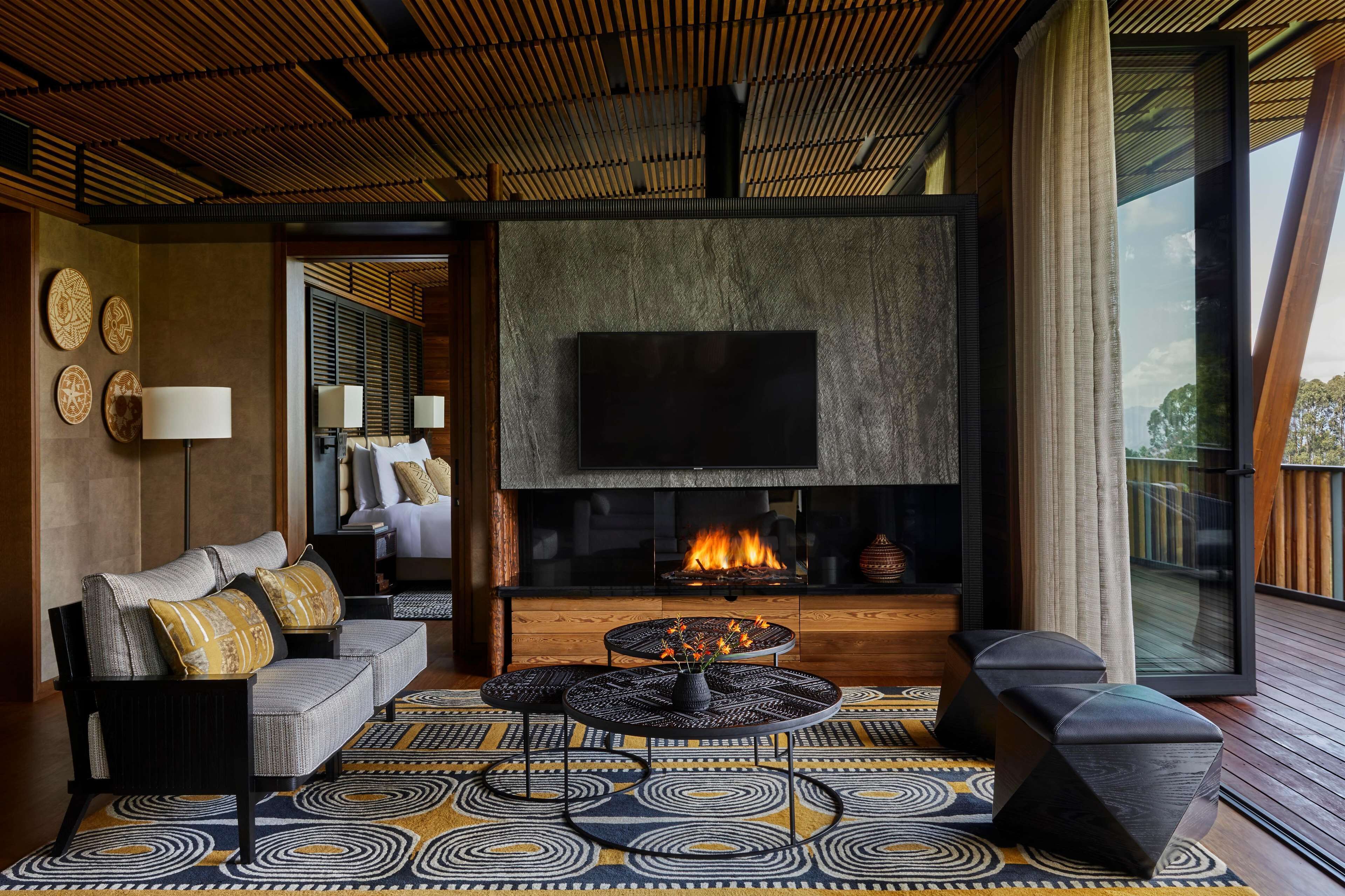 Suite (Virunga) | Premium bedding, minibar, in-room safe, soundproofing