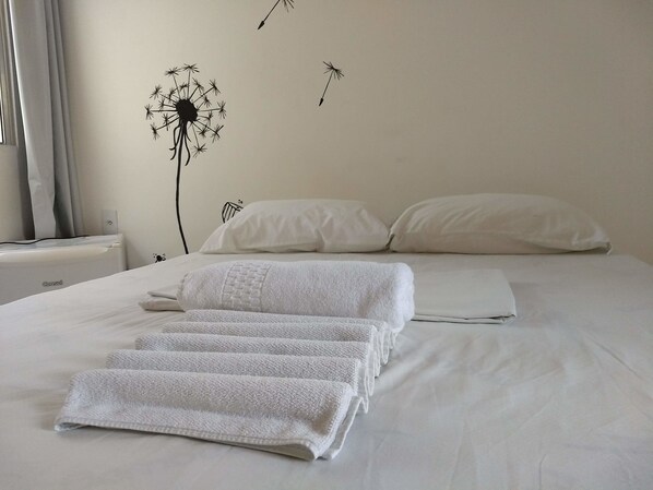 Traditional Double Room | Minibar, blackout drapes, iron/ironing board, free WiFi - Maceió Hostel e Pousada (Maceió)