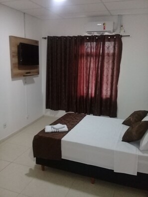 Chambre, 1 grand lit 1 place