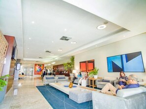Deluxe Suite, Sea View | Lobby