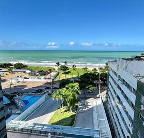 Deluxe Apartment, 1 King Bed with Sofa bed, Beach View | Beach/ocean view
