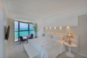 Suíte luxo, vista para o mar | Cofres nos quartos, cortinas blackout, quartos à prova de som