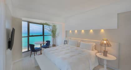 HY Beach Flats - International