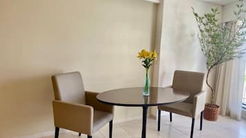 Apartment | Dining