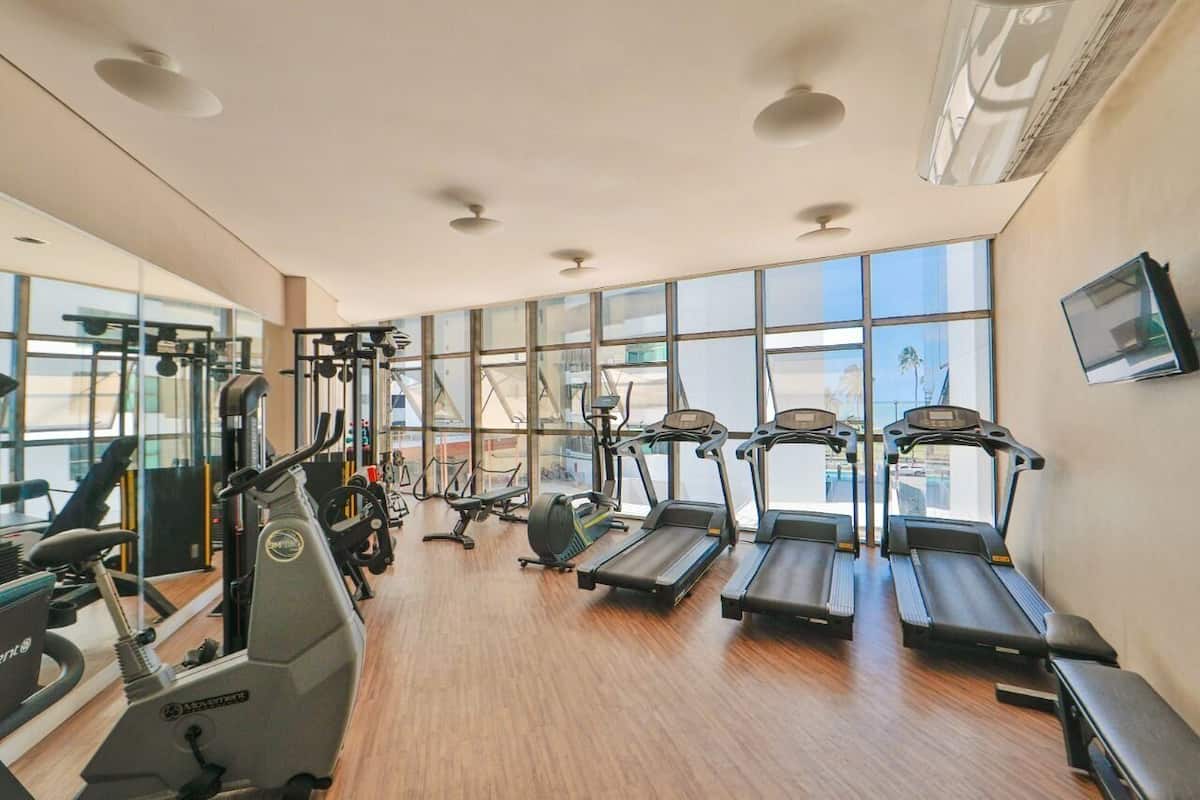Apartamento tradicional, 1 cama King e sofá-cama, terraço, vista para o mar | Sala de fitness