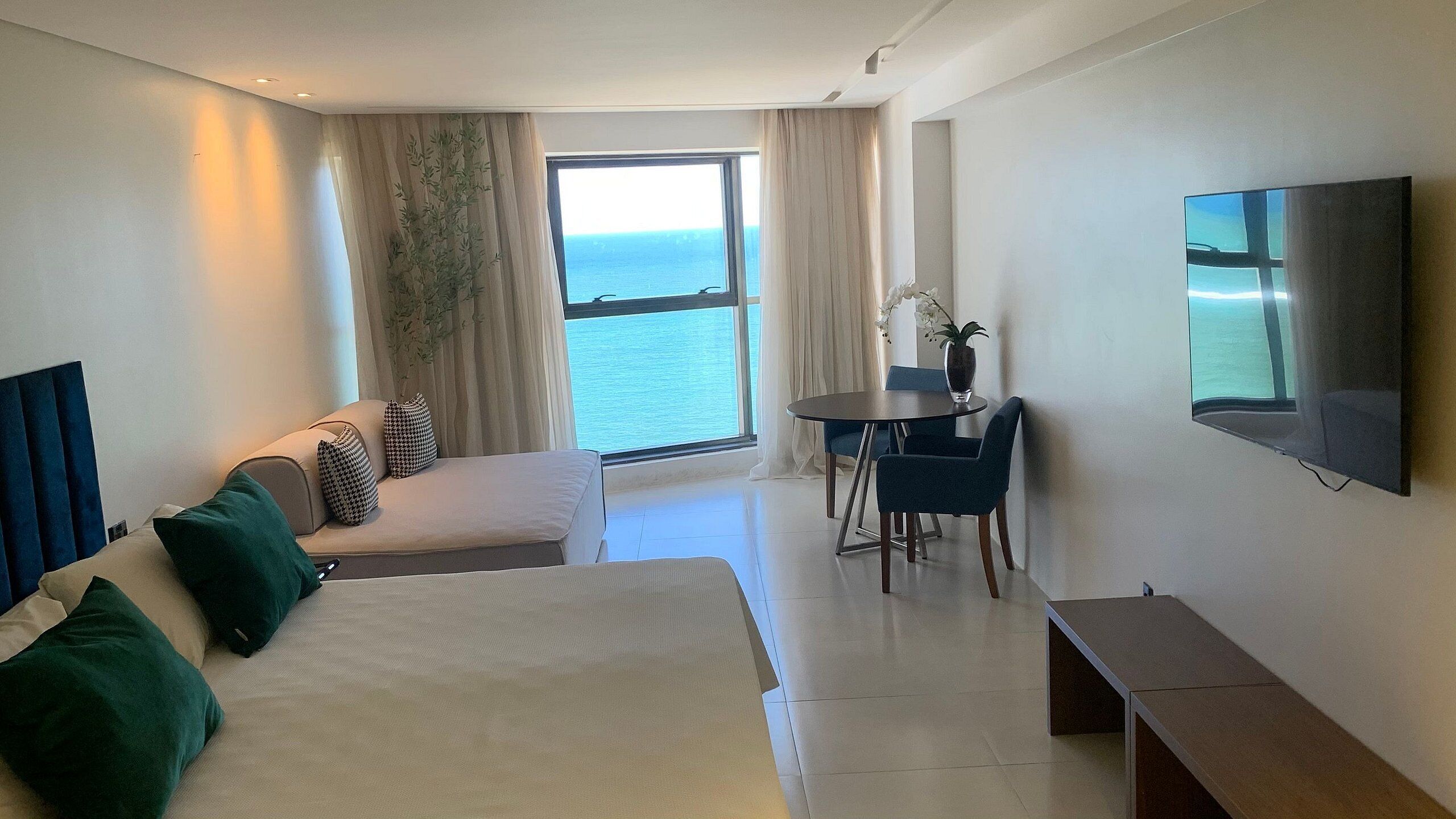 Traditional Room | In-room safe, blackout drapes, soundproofing, iron/ironing board