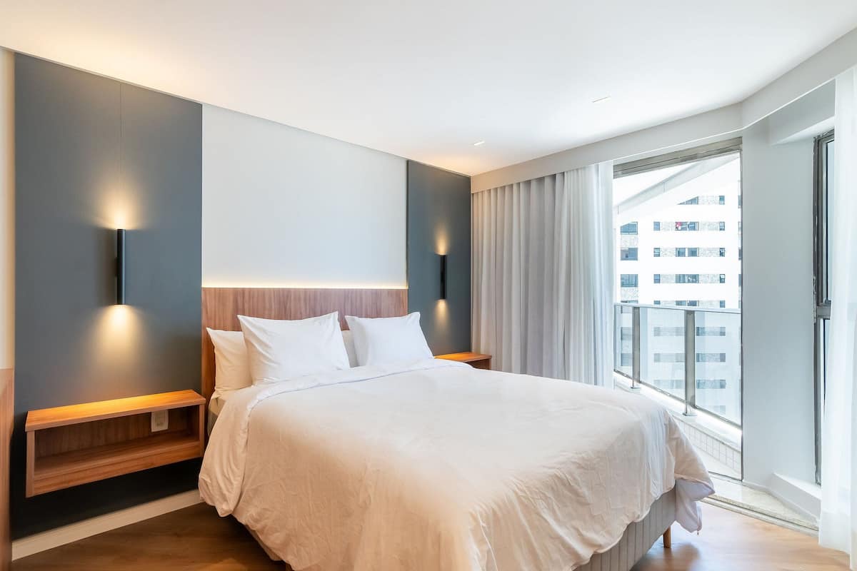 Deluxe Apartment | In-room safe, blackout drapes, soundproofing, iron/ironing board