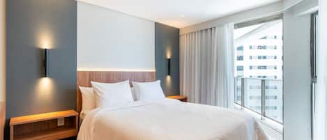 Deluxe Apartment | In-room safe, blackout drapes, soundproofing, iron/ironing board