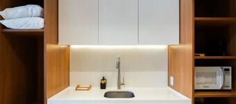 HY Beach Flats - International