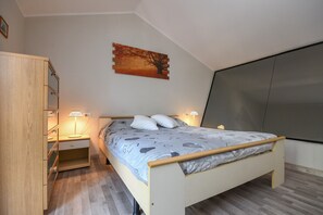 Apartment, 1 Bedroom | Cots/infant beds, free WiFi, bed sheets - Roccolino (San Felice del Benaco)