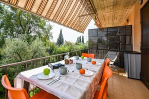 Outdoor dining - Roccolino (San Felice del Benaco)