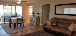 Smart-TV, peis og DVD-spiller