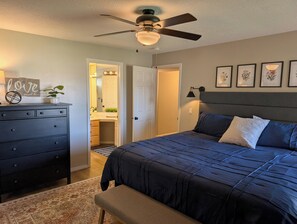2 bedrooms, desk, iron/ironing board, free WiFi