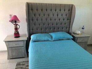 Habitación estándar | Decoración individual, mobiliario individual, camas supletorias