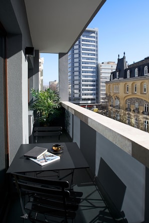 Monolocale Superior, balcone, vista città | Ristorazione all'aperto