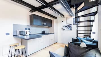2 bedrooms, individually decorated, individually furnished