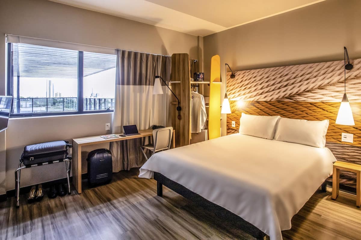 Habitació, 1 llit doble i sofà llit | Matalassos de la marca Select Comfort i minibar