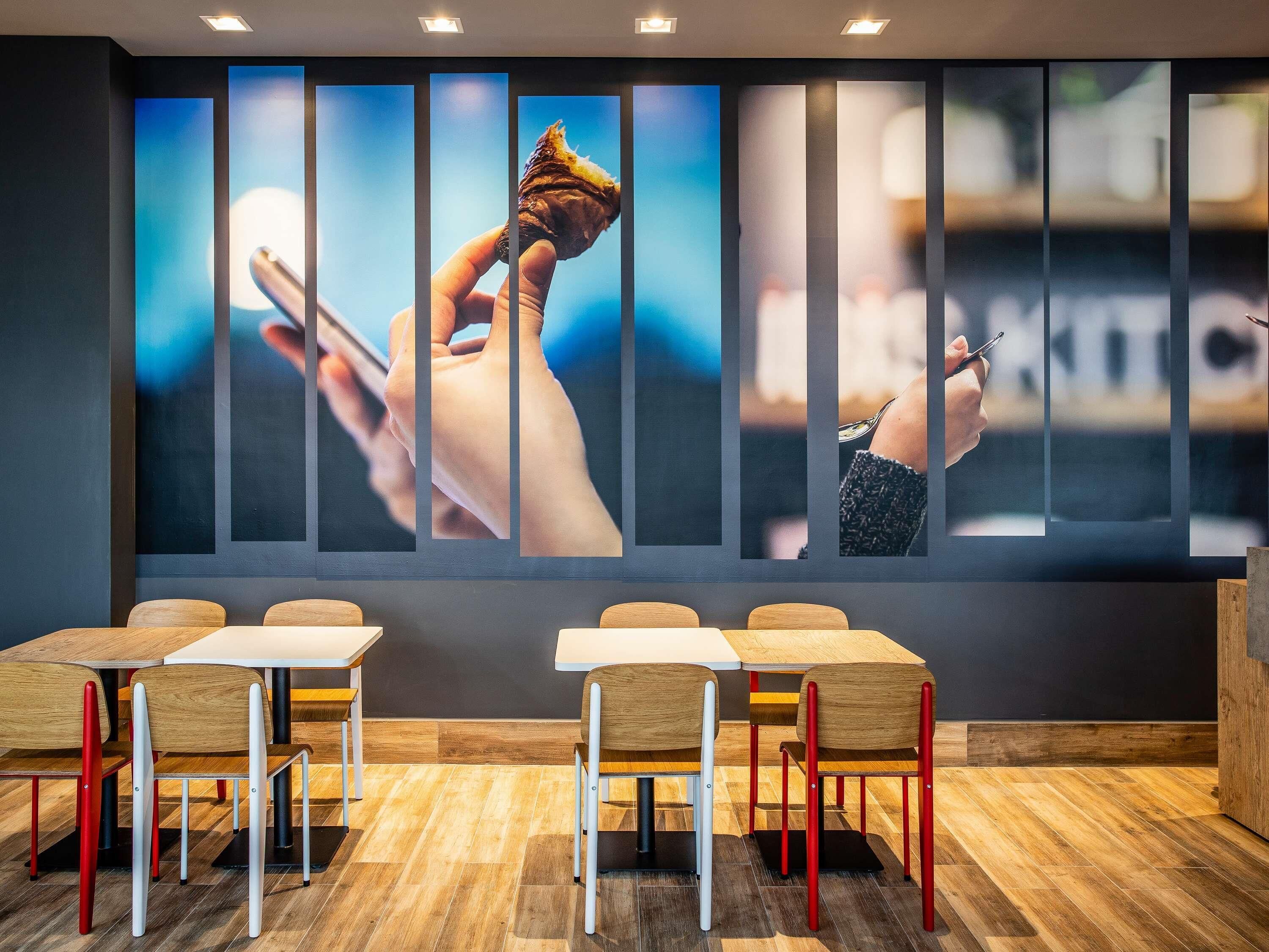 Café da manhã com buffet todos os dias (BRL 25.00 por pessoa) 