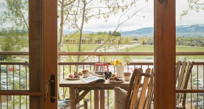Outpost: Crystal Springs 303- AC & Next To Tram!