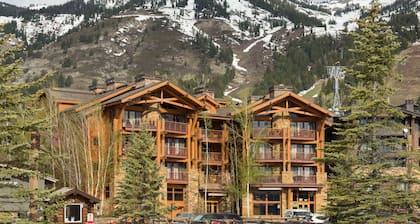 Outpost: Crystal Springs 303- AC & Next To Tram!