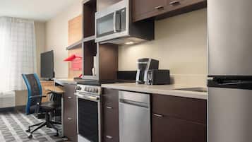 1 bedroom, in-room safe, desk, iron/ironing board