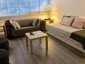 Design-Haus, 2 Schlafzimmer, Nichtraucher, Blick auf den Innenhof | Wohnzimmer