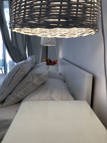 Warm comfortable house great location