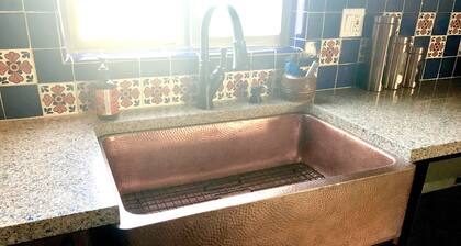 UUSI POISTETTU GORGEOUS Desert Casita, jossa on täydellinen keittiö