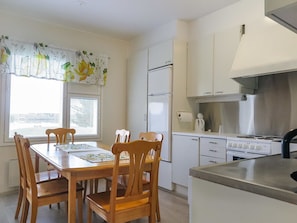 Fridge, microwave, dishwasher, cookware/dishes/utensils - Itäkoski 1 by Interhome (Keminmaa)