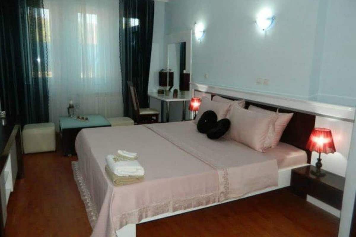 Habitación Deluxe doble, vistas a la ciudad | Ropa de cama de alta calidad y colchones con acolchado adicional