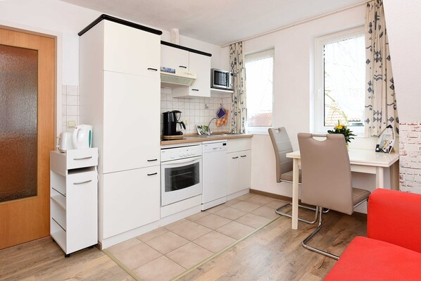 Køleskab, mikrobølgeovn, ovn, opvaskemaskine