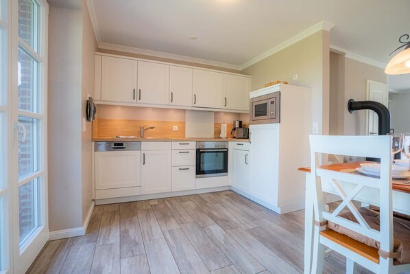 Køleskab, mikrobølgeovn, ovn, opvaskemaskine