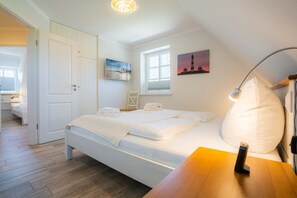 2 Schlafzimmer, Reisekinderbett, WLAN, Bettwäsche
