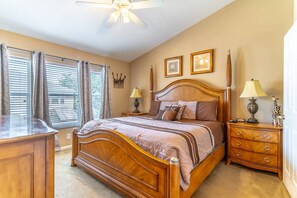 3 bedrooms, desk, iron/ironing board, free WiFi - New Listing! Windsor Hills Resort, 3mi to Disney & 12mi to Universal - IT700 (Kissimmee)